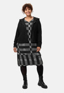 'Karina' dress - V-neck & modern check pattern