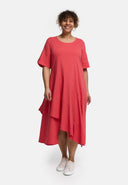 'Valeria' mekko – laskeutuva, moderni & naisellinen