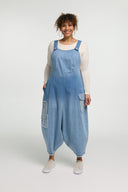 Salopette 'Sky' – Denim de qualité supérieure, dégradé & détails patchés