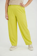 'Livia' Byxor – Vid Passform, Rent Design, & Stretch