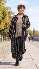 <h4><em><strong>ELEGANTE E CHIC</strong></em></h4><h1><strong>NUOVO<br/>KARENA</strong></h1>