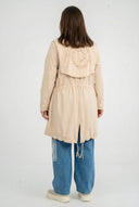 'Livia' Mellansäsongsparkas – mjuk, detaljrik & modern